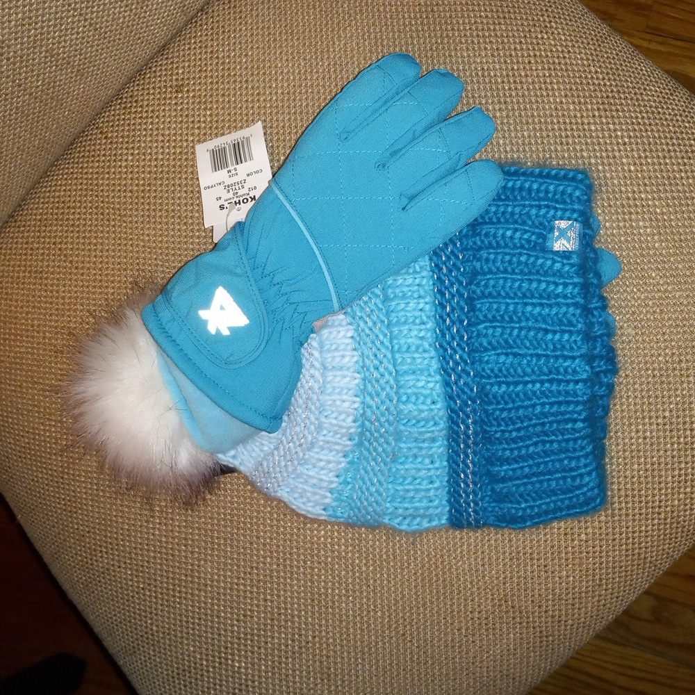 Girl's 2 Piece Winter Knit Hat and Glove Set Size S/M
